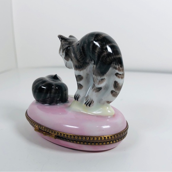 Limoges Trinket Box - Rochard Limoges Porcelain Cat Kitten and Spilt Milk Box - Picture 6 of 13